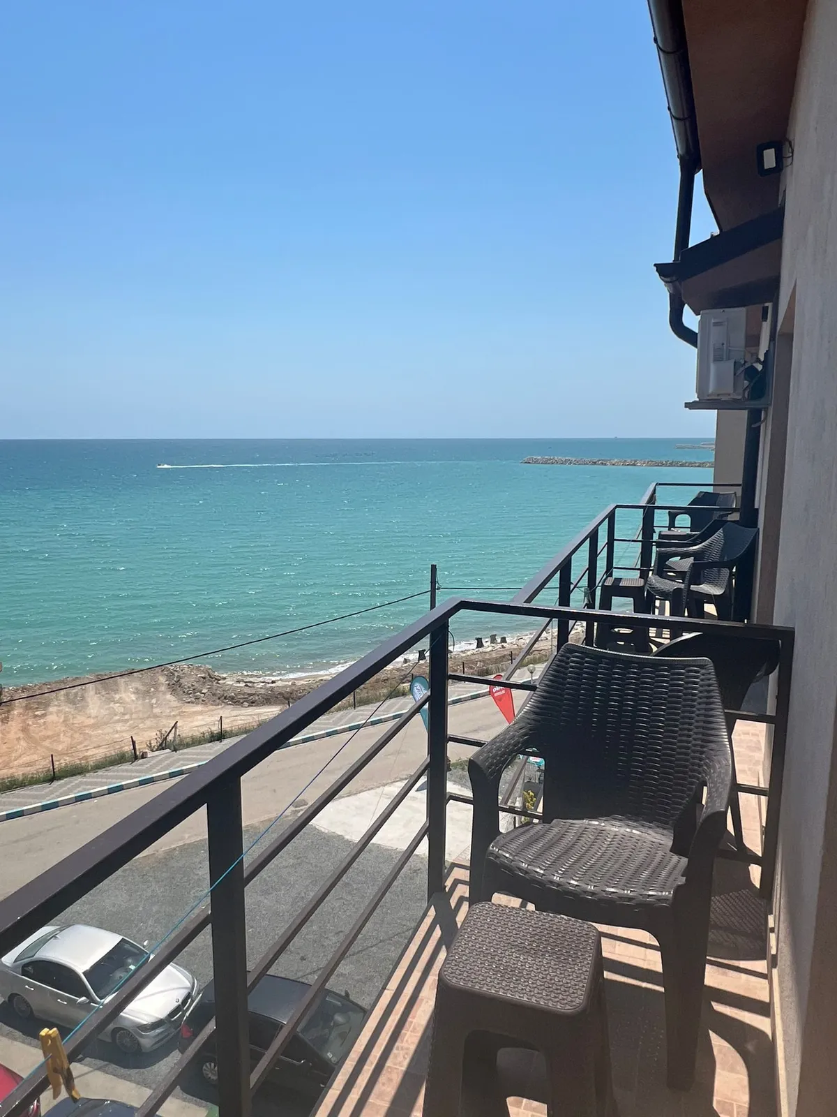 Vedere la mare de pe balcon, Vila Sunrise
