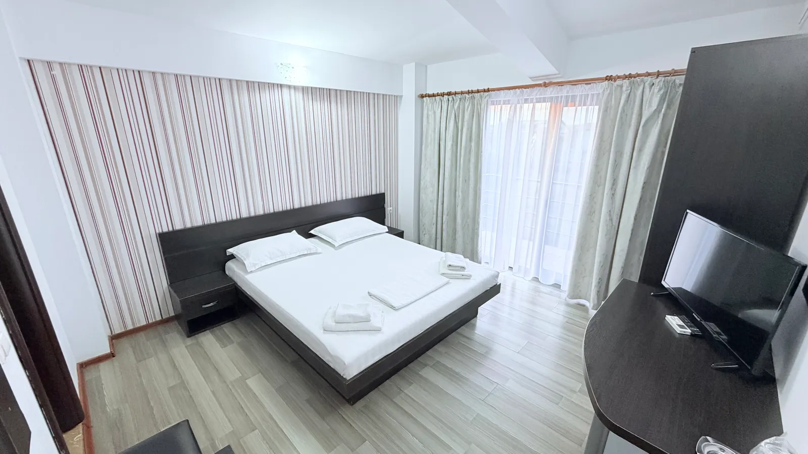 Cameră Economy cu Balcon, vedere către curtea interioară, Vila Sunrise Costinești
