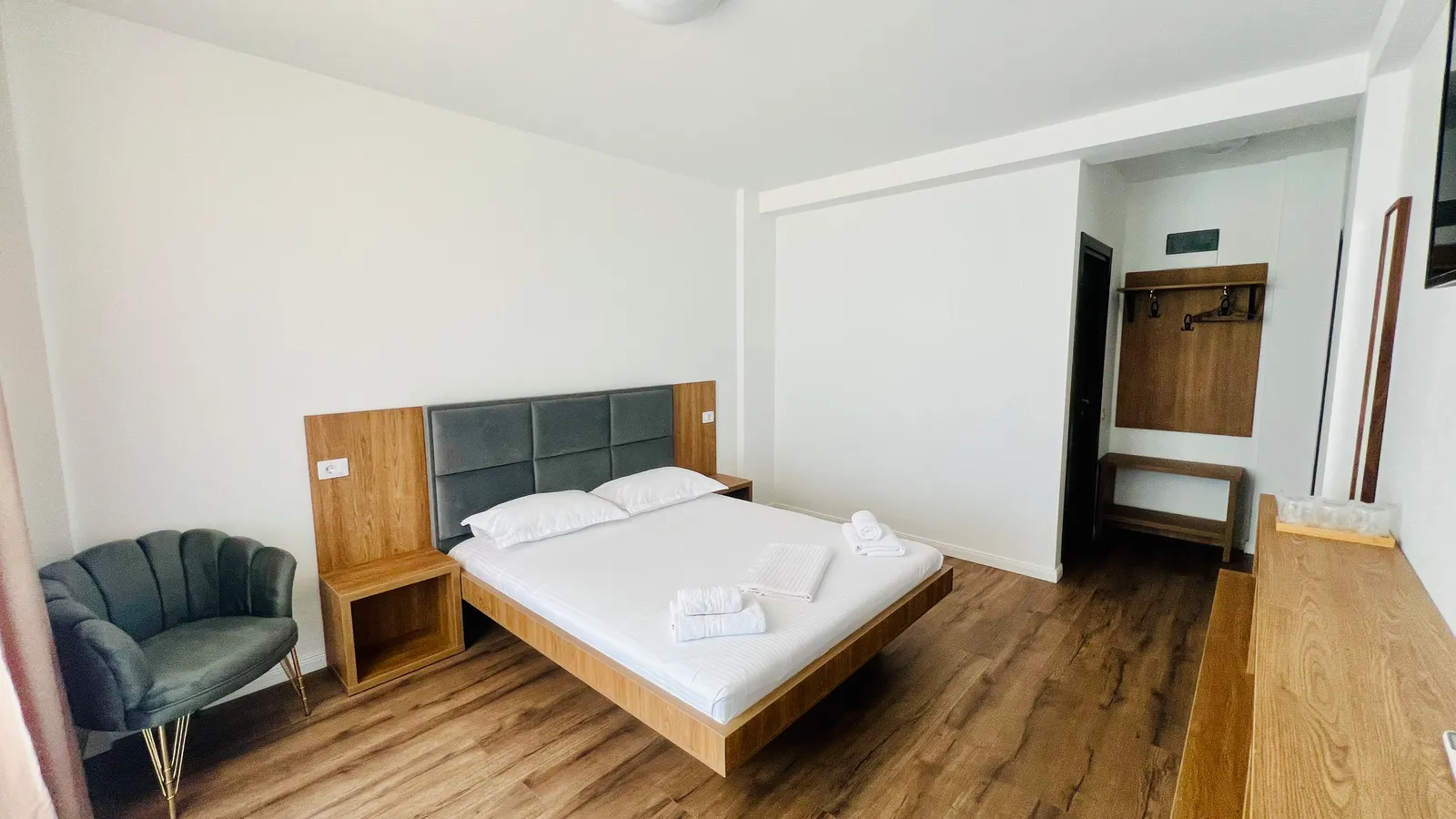 Terasă cu vedere frontală la Marea Neagră, la răsărit, Vila Sunrise Costinești