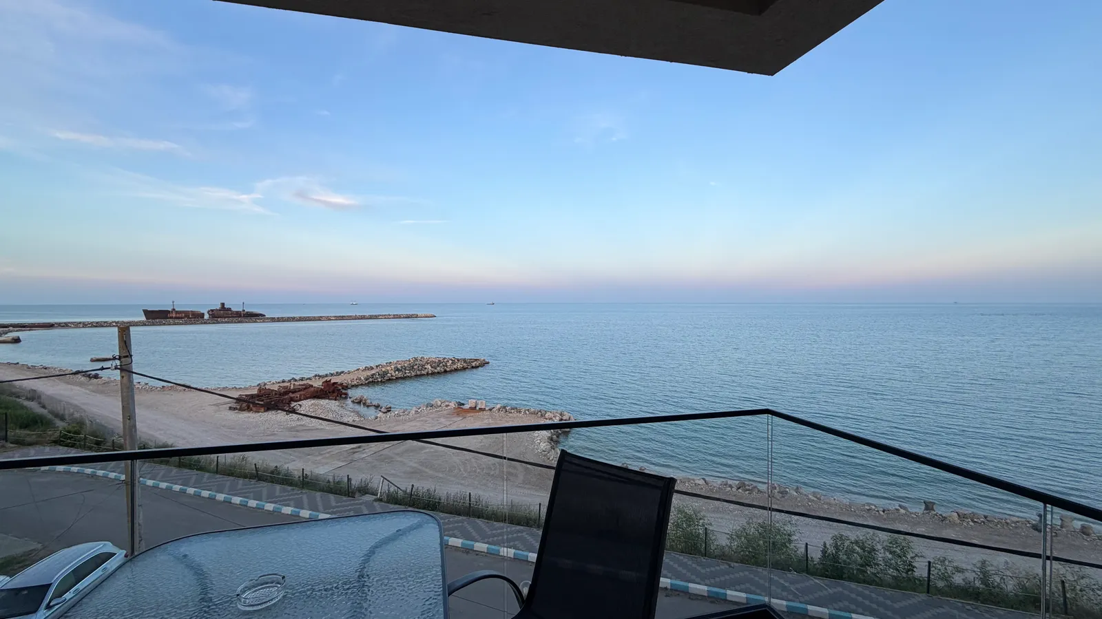 Răsărit peste Marea Neagră, văzut de la Vila Sunrise