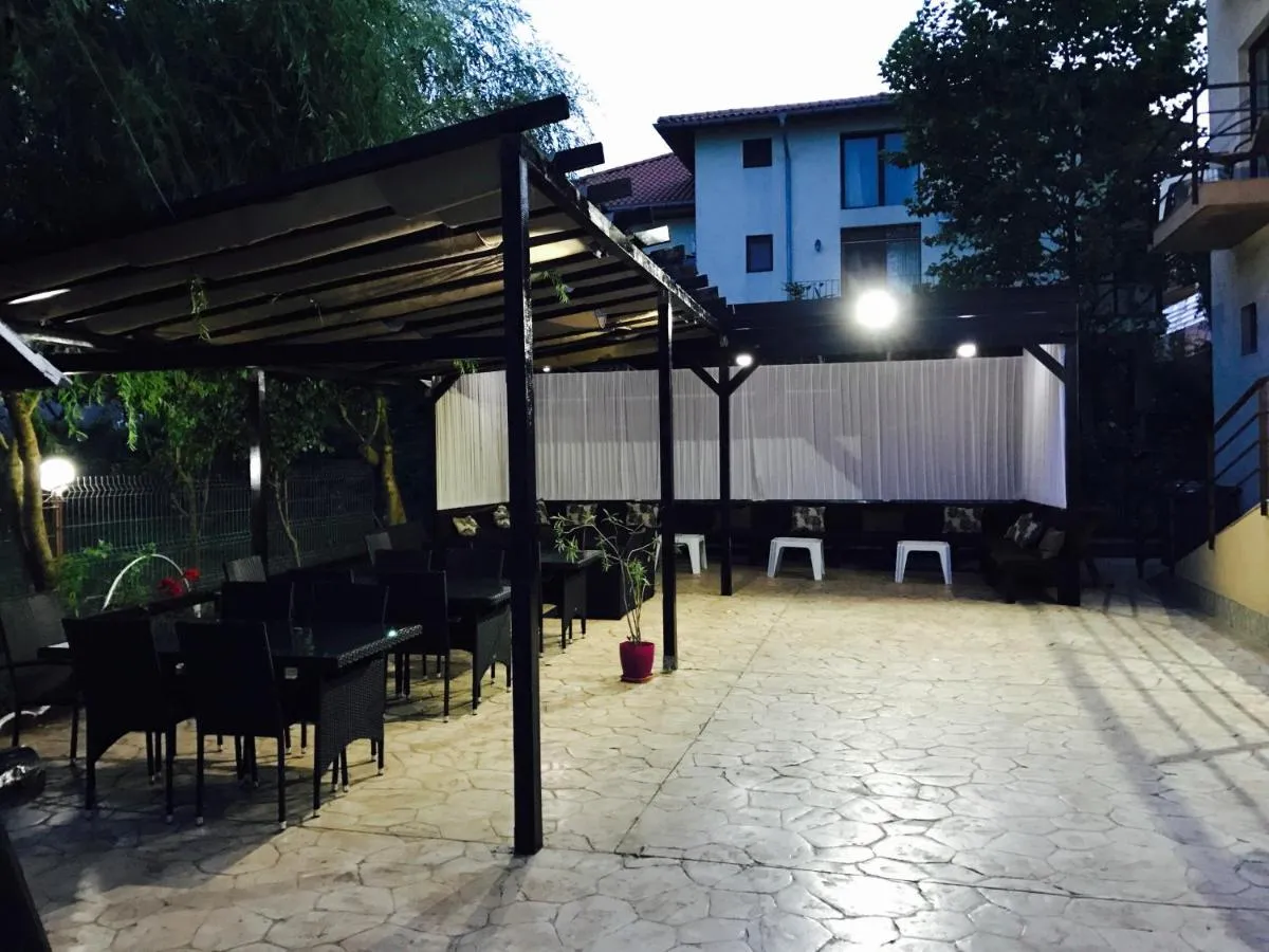 Terasa Vila Sunrise, mobilier de grădină